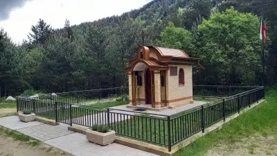 Параклис „Свети Апостоли Петър и Павел“