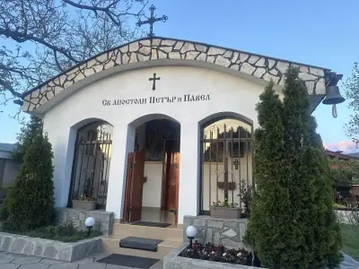 Параклис „Свети Свети Апостоли Петър и Павел“