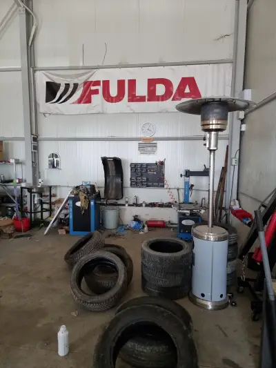 Вулканизатор, сервиз гуми, автосервиз Feimov Tire service, Auto service