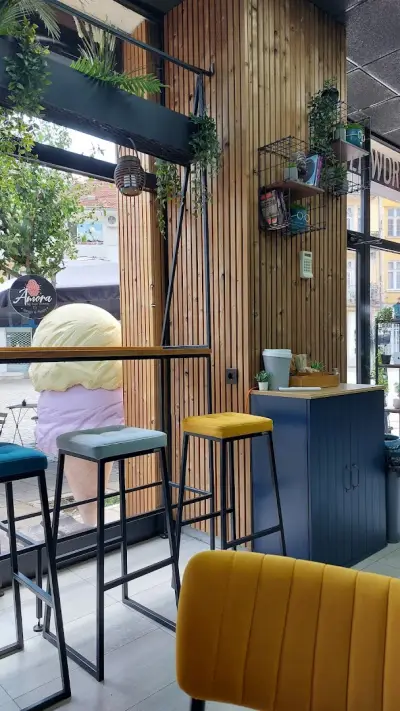 New Coffee World - Amora Gelato - Cafe & Coffee Supplies & Equipment