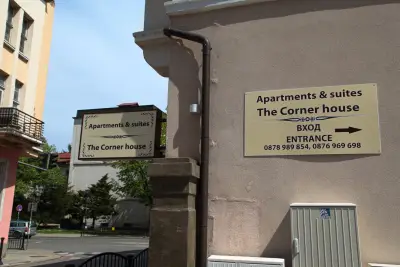 Corner House - Apartments & suites