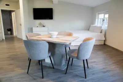Corner House - Apartments & suites