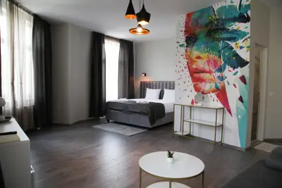 Corner House - Apartments & suites