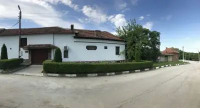 Старата Къща до водопадите и басейна
