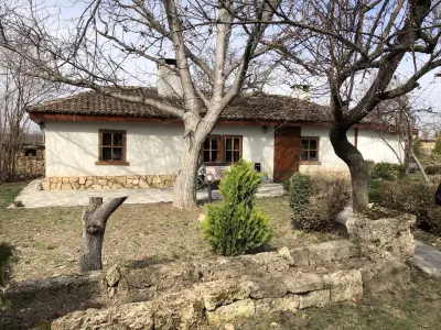 Старата Къща до водопадите и басейна