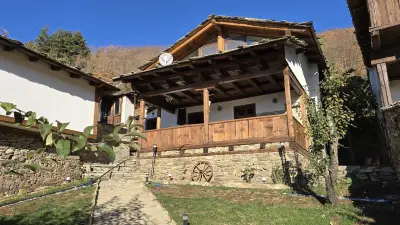 Вили Панорама Лещен