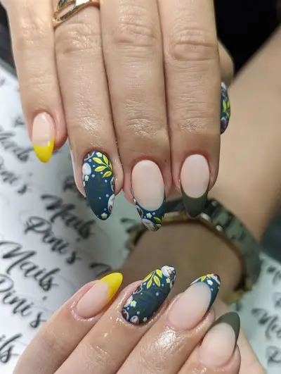 Pini's Nails