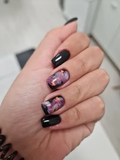 Monne Nails