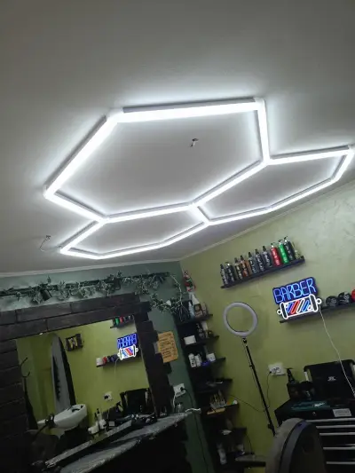 MONKEY BARBER SHOP