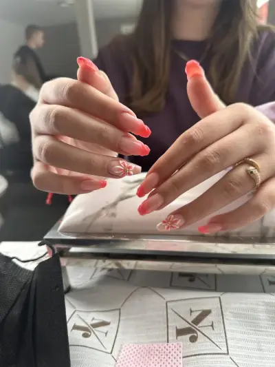 Салон за маникюр и педикюр - Nails Art by Maria