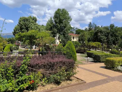 Село Чавдар - централен площад