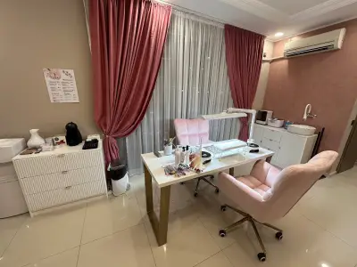 Nails by Goldi