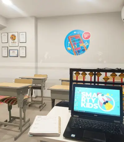 SmartyKids Червен бряг - детски образователен център