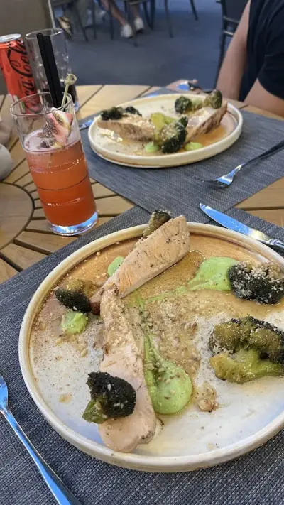Laroc Bar & Dinner