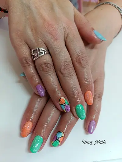 СТУДИО ЗА МАНИКЮР TANQ NAILS