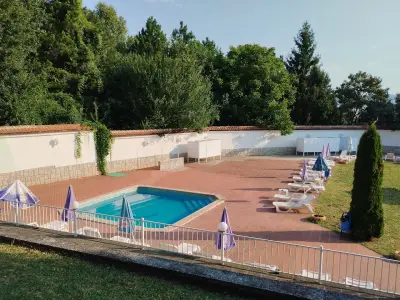 Басейн Хъшове