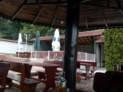 Басейн Хъшове