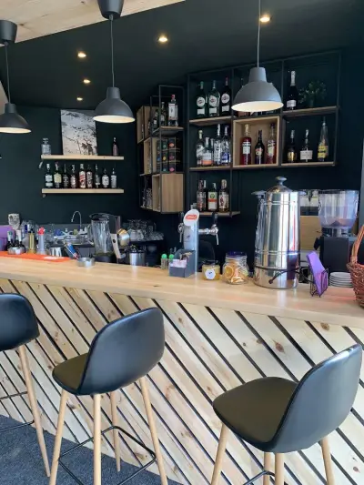 sCHEERS Bar&Coffee