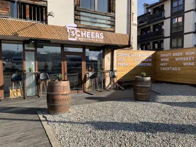 sCHEERS Bar&Coffee