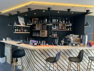 sCHEERS Bar&Coffee