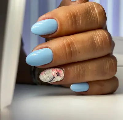 Diiqna nails