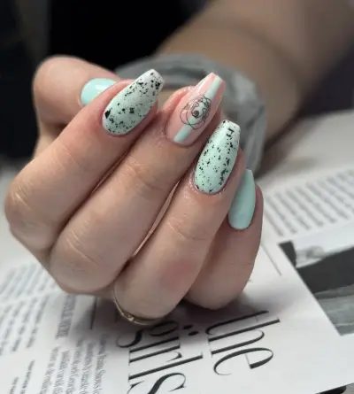 Diiqna nails