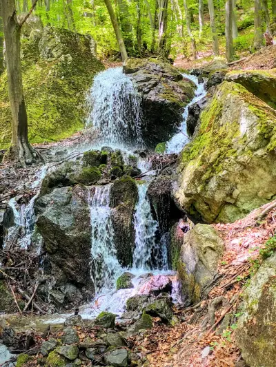 Малко водопадче (Small waterfall)