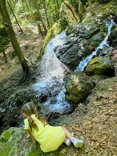 Малко водопадче (Small waterfall)