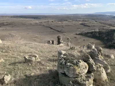 Побити камъни - група Канарата