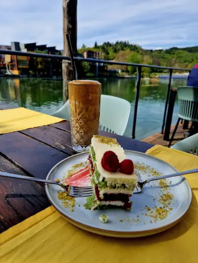Restaurant Waterside houses