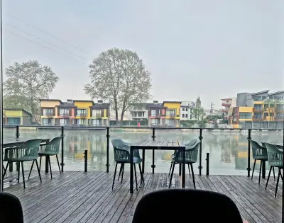 Restaurant Waterside houses
