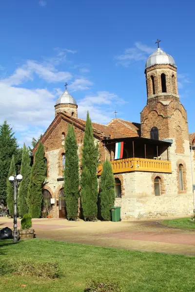 Православен храм „Света Богородица — Живопремний Източник“