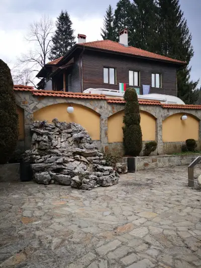 Хотел "Център"