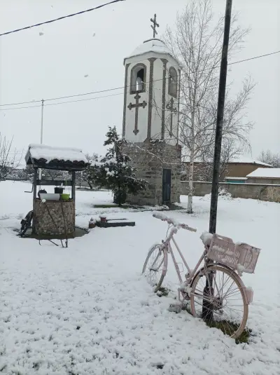 Храм „Свети Великомъченик Димитрий Солунски“