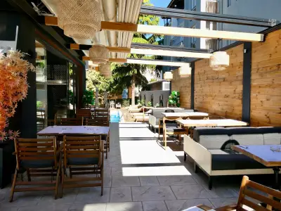 Adeti Bar & Dinner