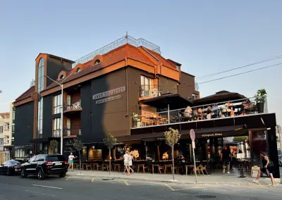Adeti Bar & Dinner