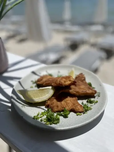 azzaiia beach bar
