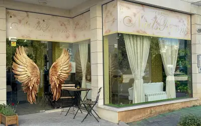 Nails Room