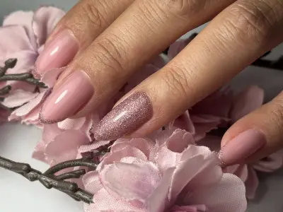 KAMELLIA ZLATEVA manicure