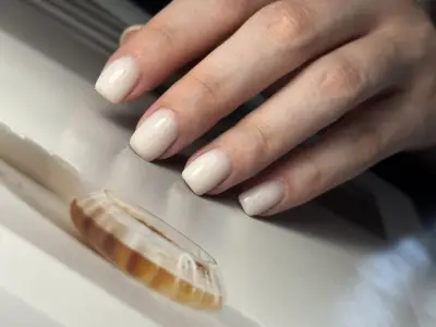 KAMELLIA ZLATEVA manicure