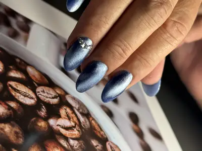 KAMELLIA ZLATEVA manicure