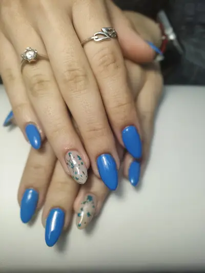 Mel Nails