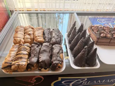 КАФЕ СЛАДКИ МОМЕНТИ