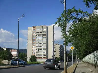 ИНФРАСТРОЕЖИ - Гараж и складова база