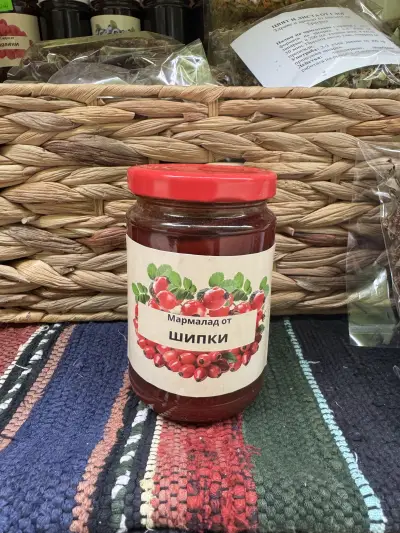Мед, домашни сладка и сувенири от Родопите