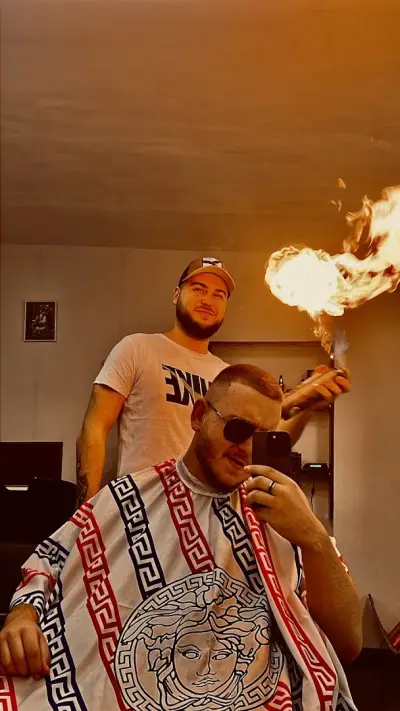 Barber Shop Golden Monkey