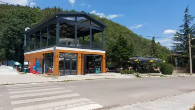Riverview Bar • Grill • Garden