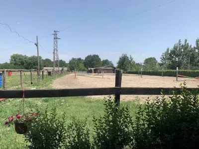 Конна база „Тара“