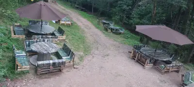 Лисичини дупки, скара-бар