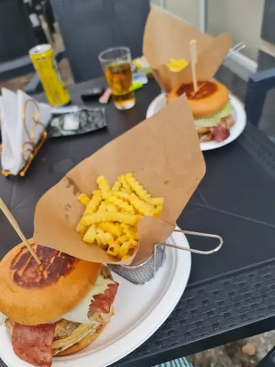 Бургер бар "Hell's burger"